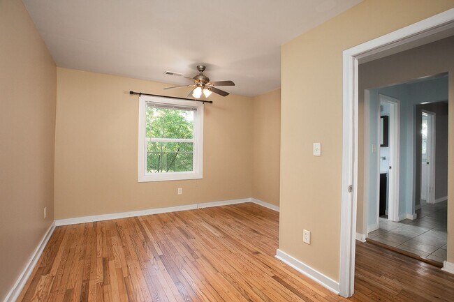 Building Photo - Beautiful and Spacious 5 Bedroom + 3 Bath Home w/ Office close to Downtown!