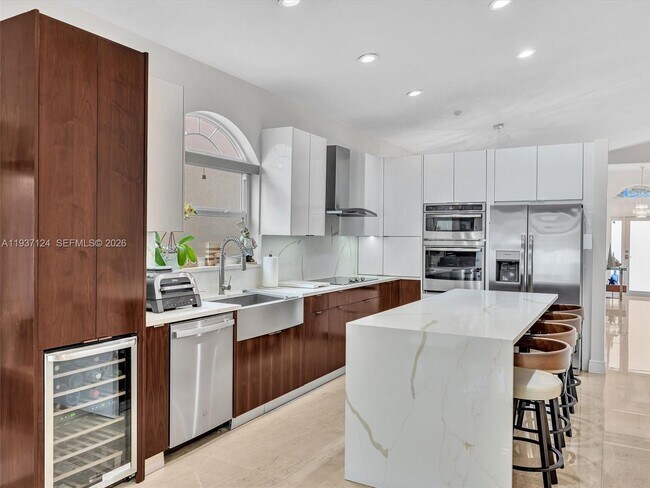 Building Photo - 357 NW 154 Ave