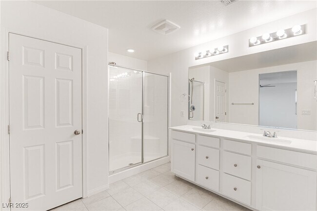 Building Photo - 10106 W Meranto Ave