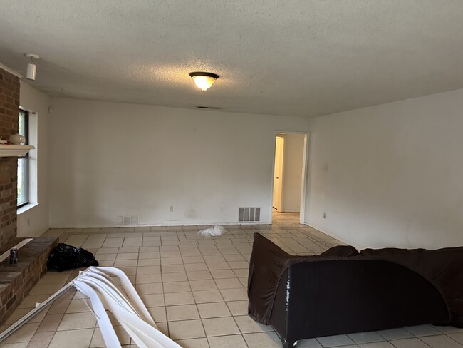 Building Photo - 4511 Menzer Rd