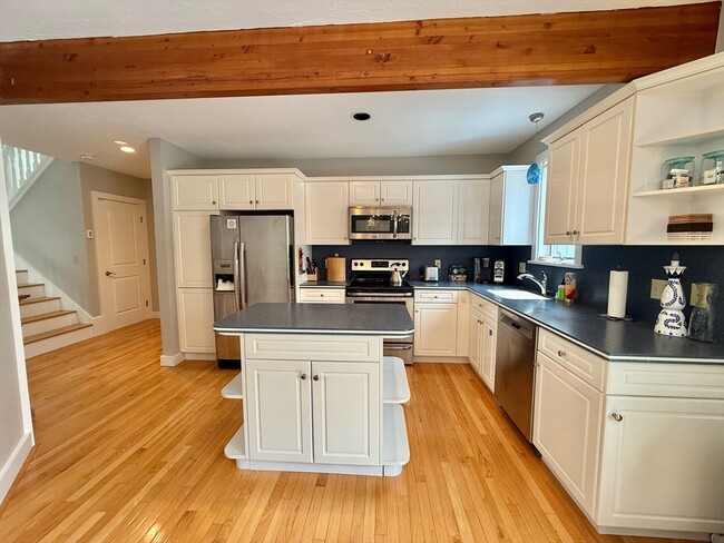 Building Photo - 11 High Meadow Ln
