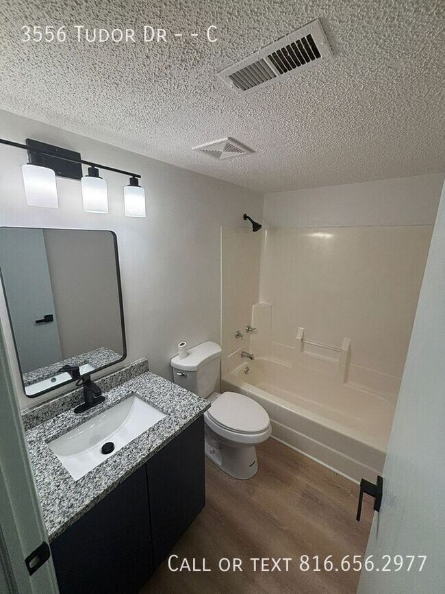 Building Photo - 3556 Tudor Dr