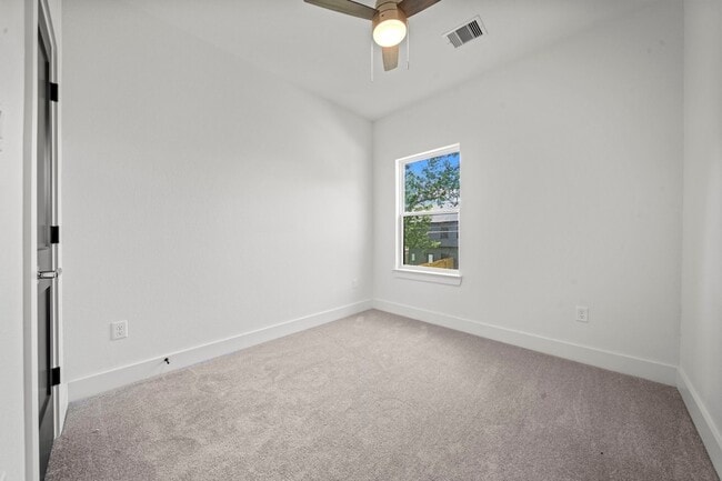 Building Photo - 4930 Chennault Rd