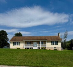 Building Photo - House for Rent in Broadway