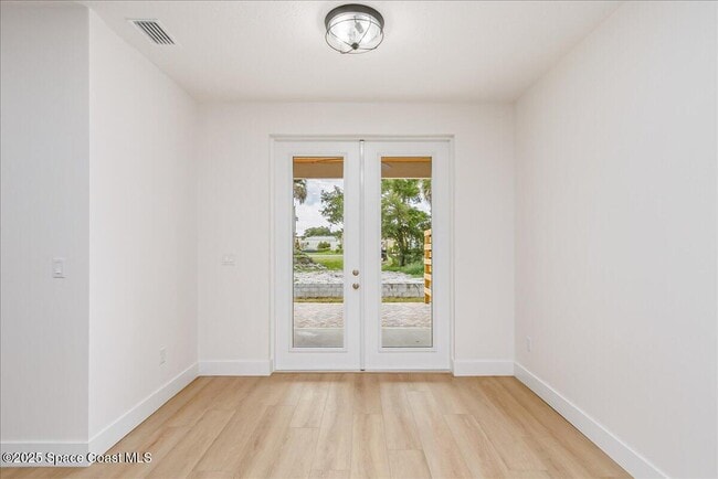 Building Photo - 176 Sunset Dr