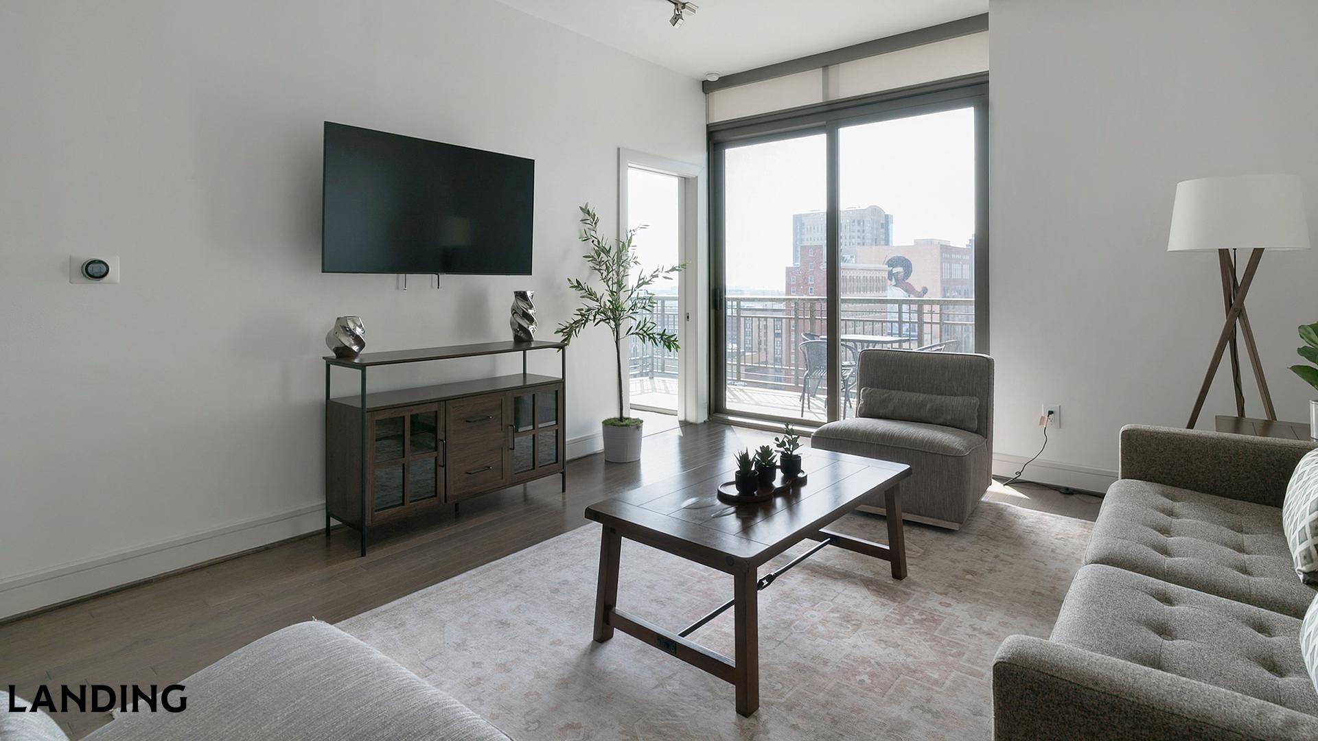 Building Photo - 777 Preston St