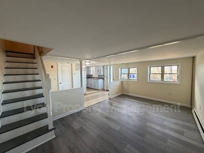 Building Photo - 35 Albert Ave