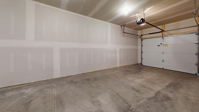 Building Photo - 201 Short St