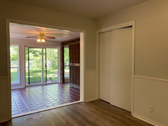 Building Photo - 3 Bed 1 Bath w/ 1 car garage West-Side Fort Collins Ranch