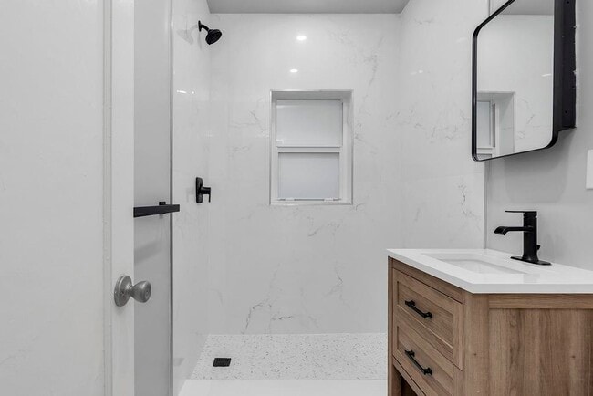 Building Photo - 17 Ocean Breeze