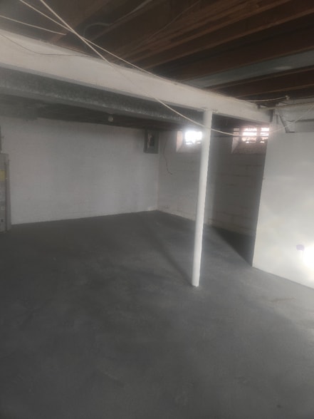 Building Photo - 12704 Pickford Ave