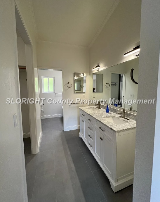 Building Photo - AVAILABLE JULY - 4 Bedroom / 3 bath