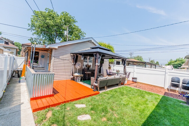Building Photo - 3536 S 61st Ct