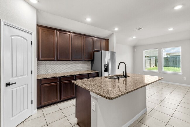 Building Photo - 2218 Levant Ln
