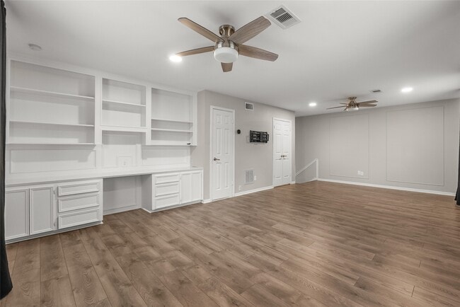 Building Photo - 2105 Murfield Dr