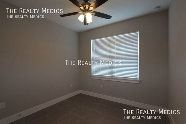 Building Photo - 56 Cordona Dr