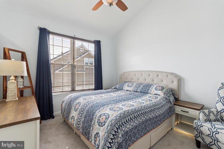 1 of two 1st floor BRs w/ensuite bathroom - 3152 W Master St