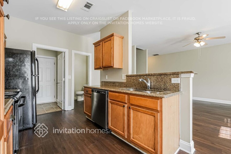 Building Photo - 2076 Barberry Dr