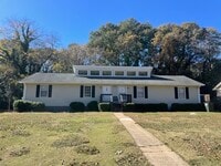 Building Photo - 425 Lexington Heights