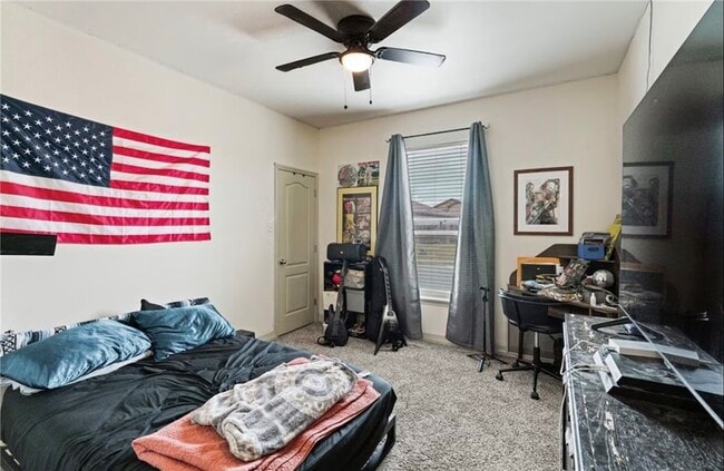 Building Photo - 3137 Piranha Dr