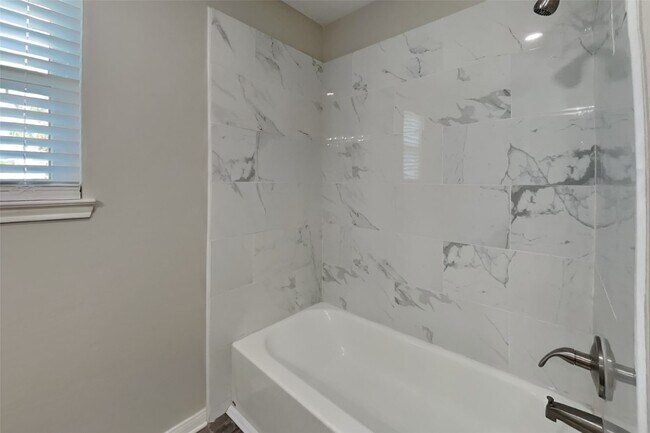 Building Photo - 3143 Rainpark Ln