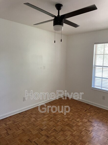 Building Photo - 473 Shiloh Dr