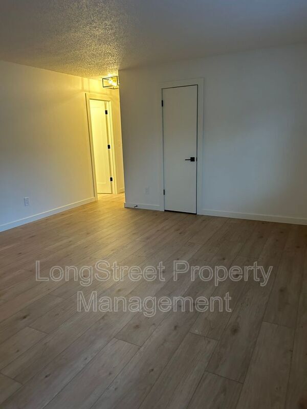 Building Photo - 11380 SW Greenburg Rd