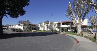 Building Photo - Tustin Plaza Apartments