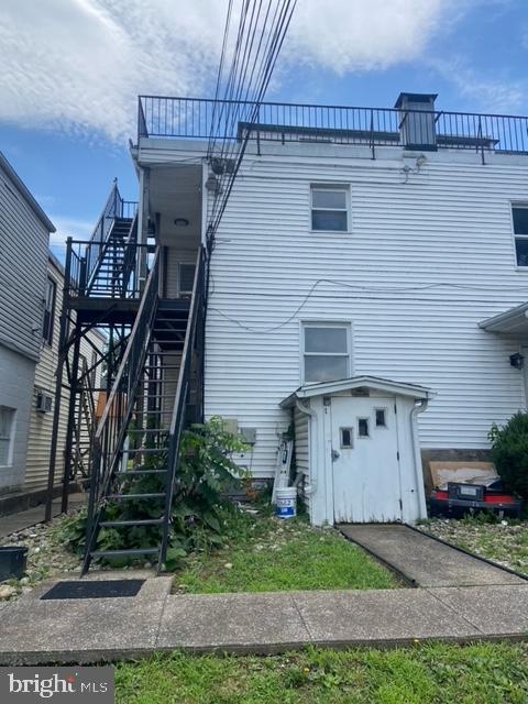 Building Photo - 429 BRIDGE St