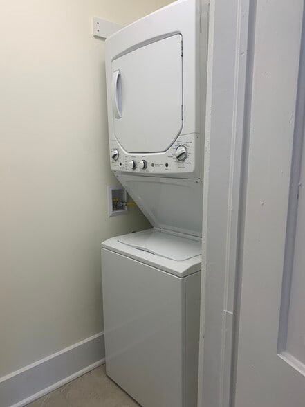 Brand new washer/dryer - full size tub! - 2645 Colfax Ave S