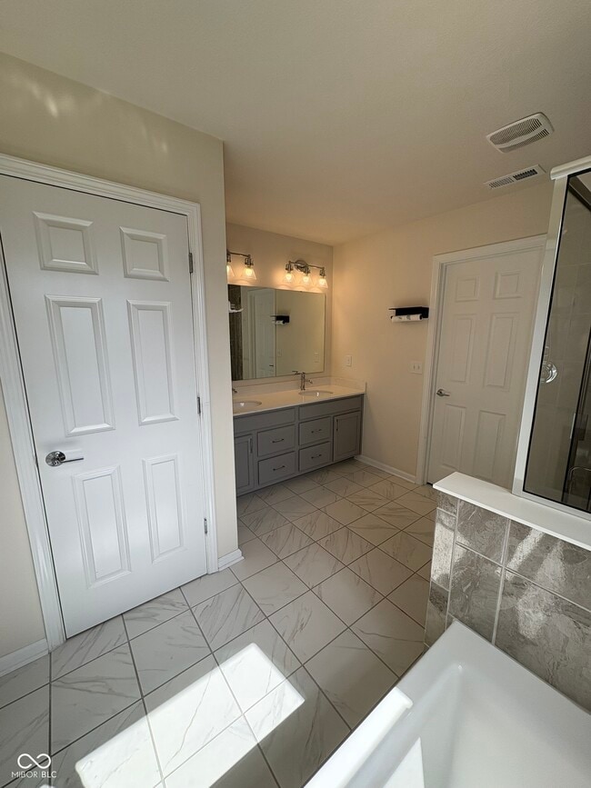 Building Photo - 6859 Manning Ct
