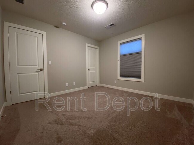 Building Photo - 5514 Cameo Dr