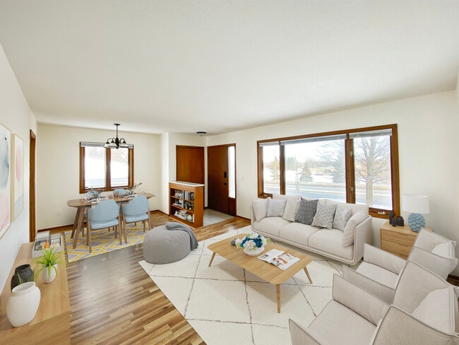 Building Photo - 722 Silver Lake Road NW