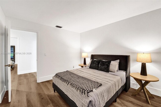 Building Photo - 465 NW 95th Ave