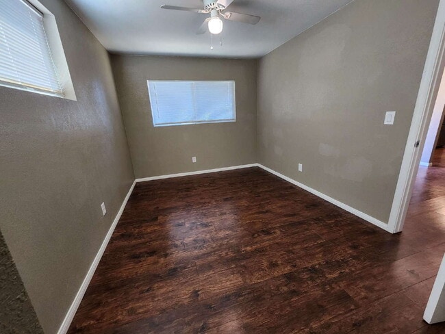 Building Photo - Updated 1BR/1BA apartment