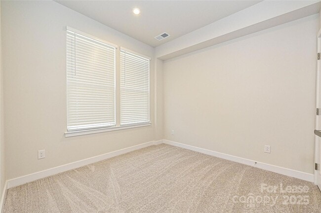 Building Photo - 1470 Samuel St