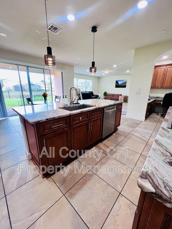 Building Photo - 11834 Aurelio Ln