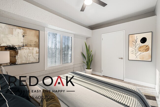 Building Photo - 4606 S Vermont Ave