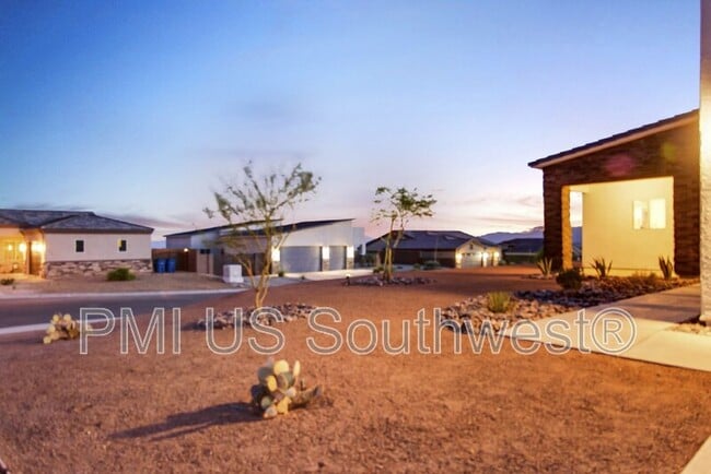 Building Photo - 2591 Trade Wind Dr