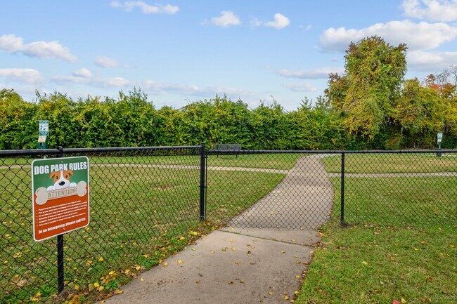 Building Photo - 1701 Upland Dr