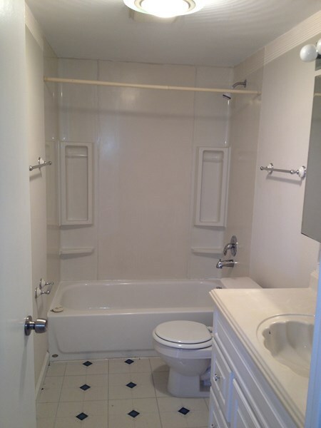 Building Photo - 4 Bedroom Single Family Home in Hampton