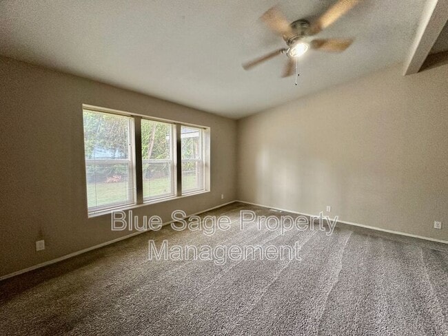 Building Photo - 1375 S Bagley Creek Rd