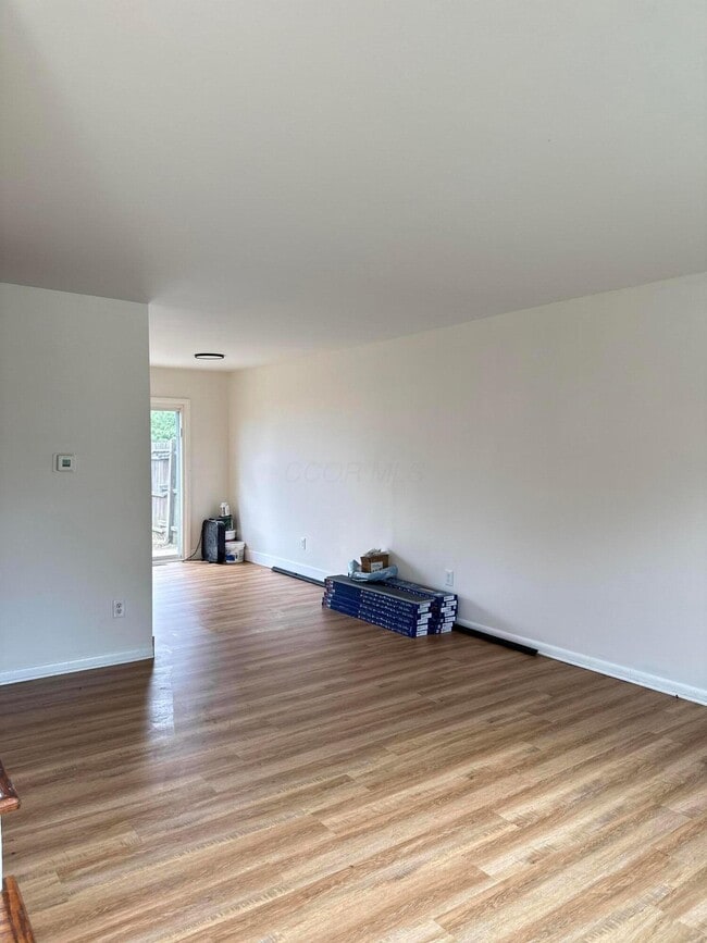 Building Photo - 1133 McCarley Dr E