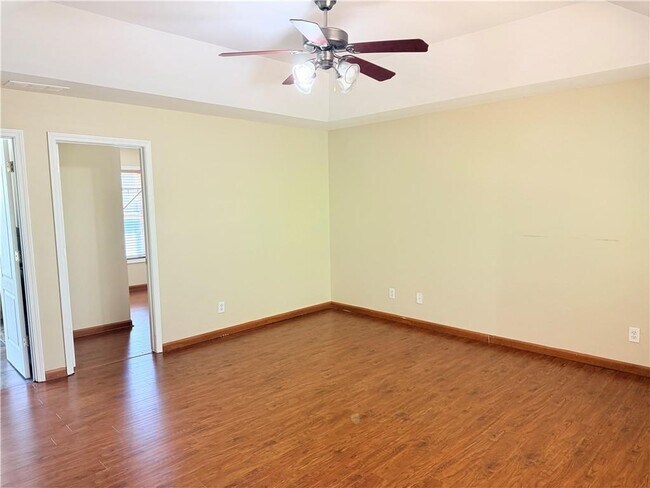 Building Photo - 2066 Peach Shoals Cir