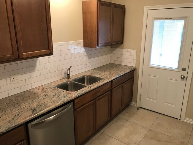 Building Photo - 2725 Forest Park Blvd