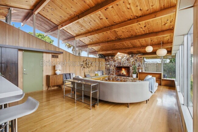 Building Photo - 1541 Garrison Pl