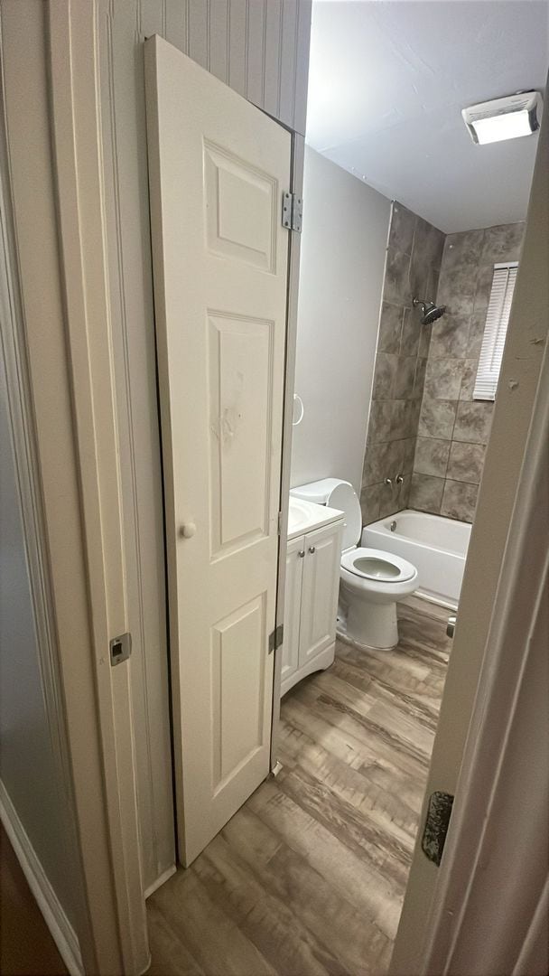 Building Photo - Completely Renovated 2 Bedroom House!