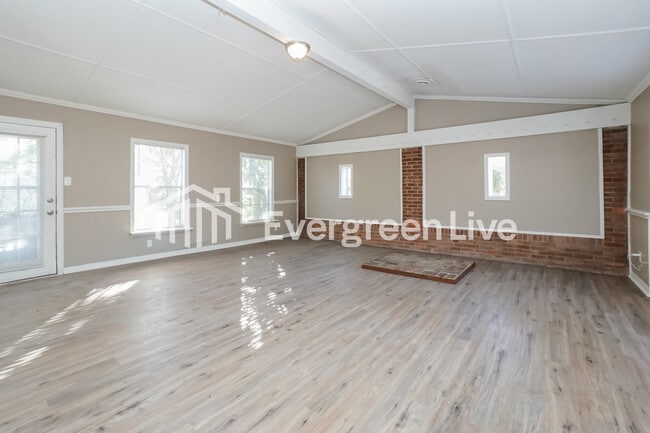 Building Photo - 544 Bellevue St