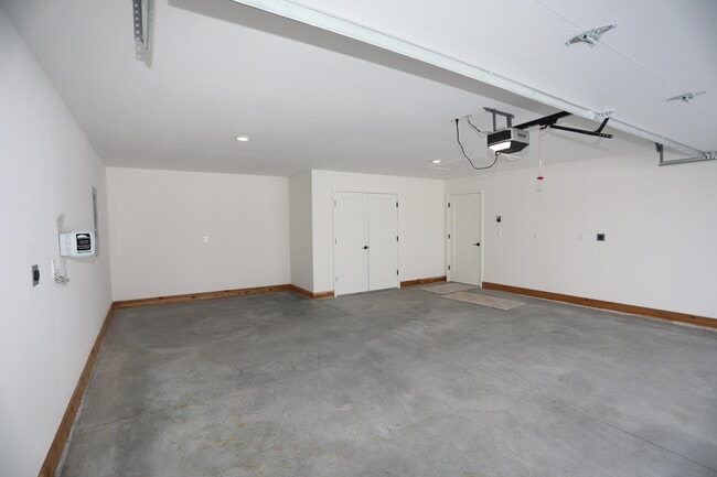 Building Photo - 4400 Royal County Rd