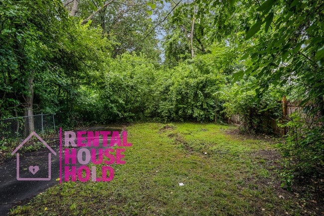 Building Photo - Summer Special~ 3 BEDROOM 1 BATH BUNGALOW ...